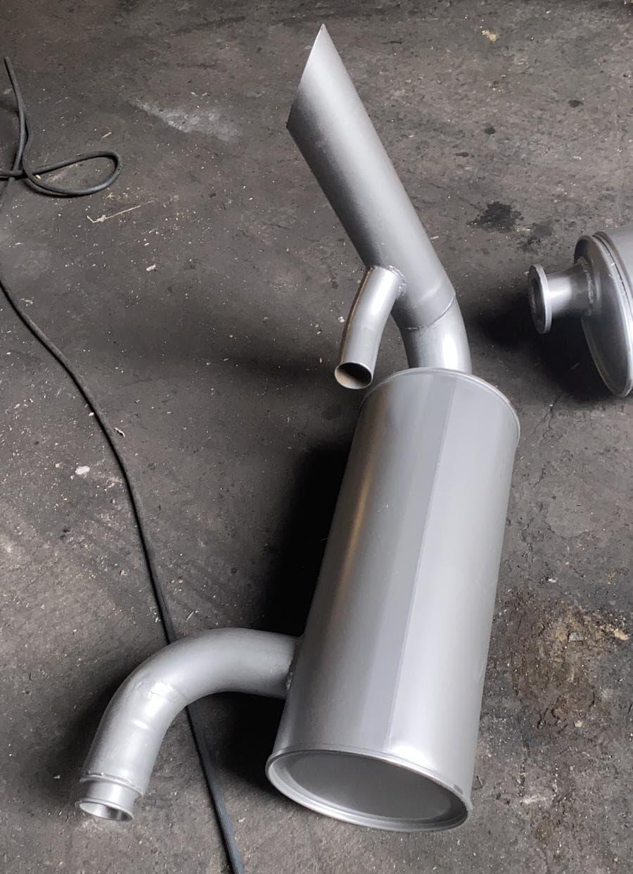 New Holland Biçerdöver Egzozu